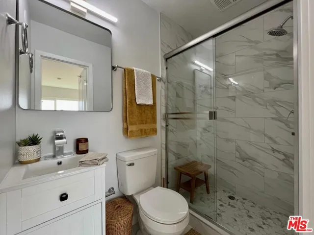 903 S Barrington Avenue, Los Angeles, California 90049