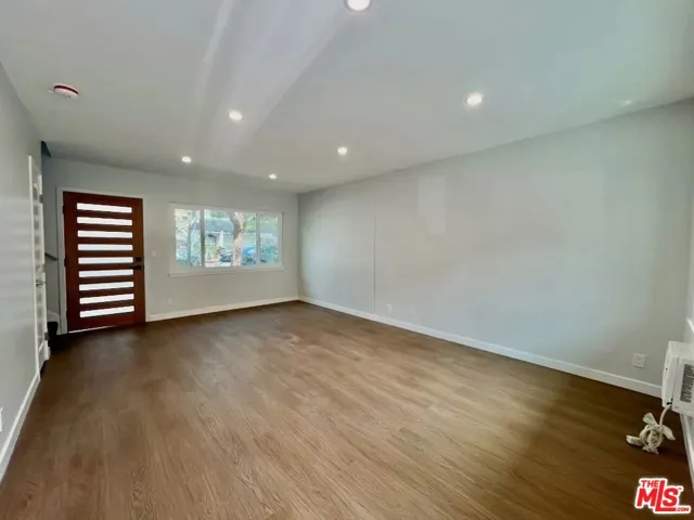 903 S Barrington Avenue, Los Angeles, California 90049