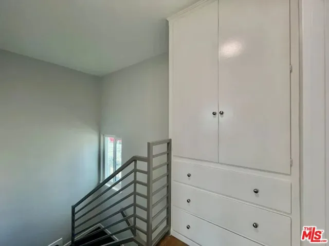 903 S Barrington Avenue, Los Angeles, California 90049