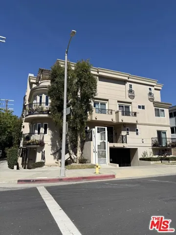 5401 Morella Avenue 101, Valley Village, California 91607
