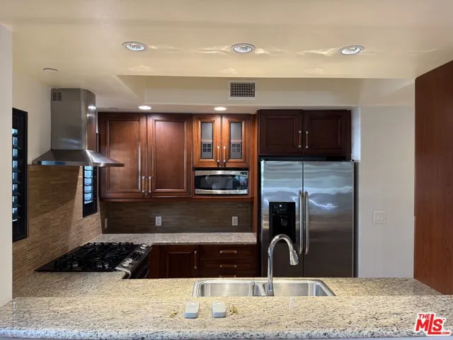 5401 Morella Avenue 101, Valley Village, California 91607