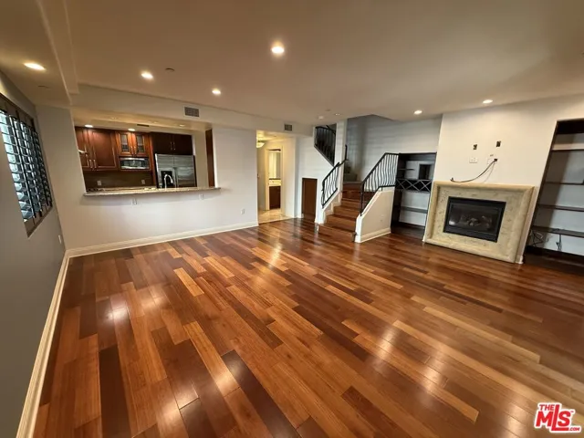 5401 Morella Avenue 101, Valley Village, California 91607