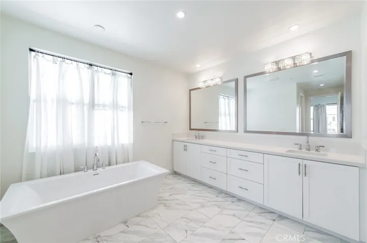 133 Hyperion, Irvine, California 92618
