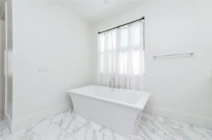 133 Hyperion, Irvine, California 92618