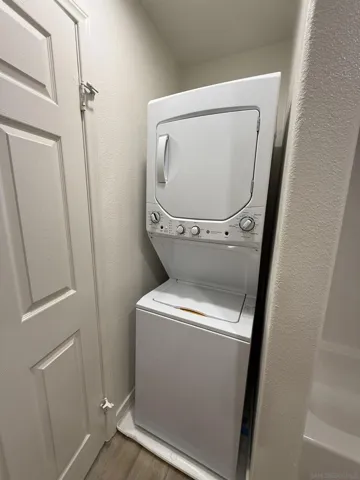 391 Connecticut, El Cajon, California 92020