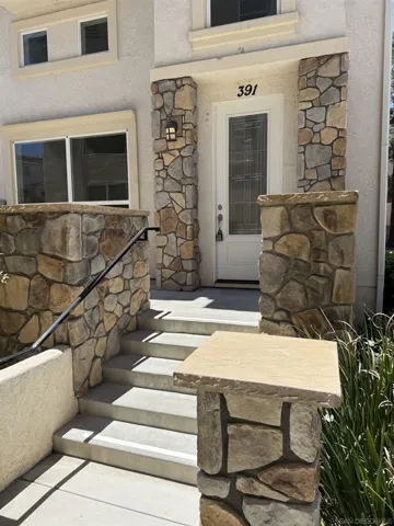 391 Connecticut, El Cajon, California 92020