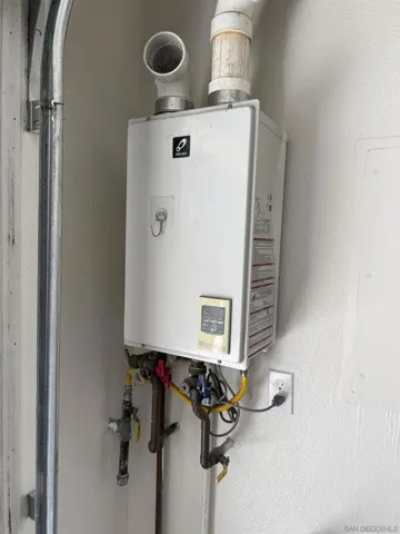 391 Connecticut, El Cajon, California 92020