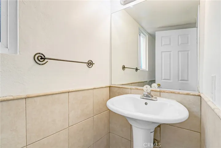 14716 Long View Drive, Fontana, California 92337