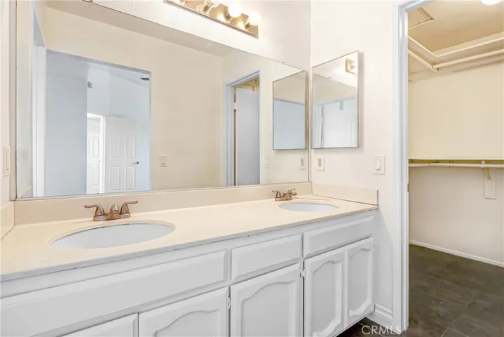 14716 Long View Drive, Fontana, California 92337