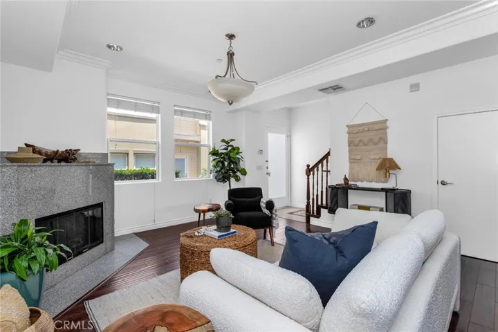 431 N Los Robles Avenue 2, Pasadena, California 91101