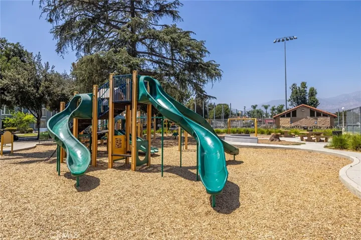 431 N Los Robles Avenue 2, Pasadena, California 91101