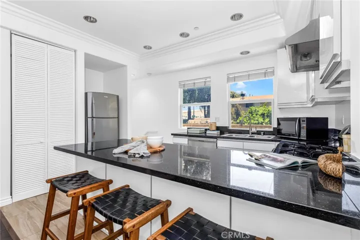 431 N Los Robles Avenue 2, Pasadena, California 91101