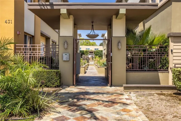 431 N Los Robles Avenue 2, Pasadena, California 91101