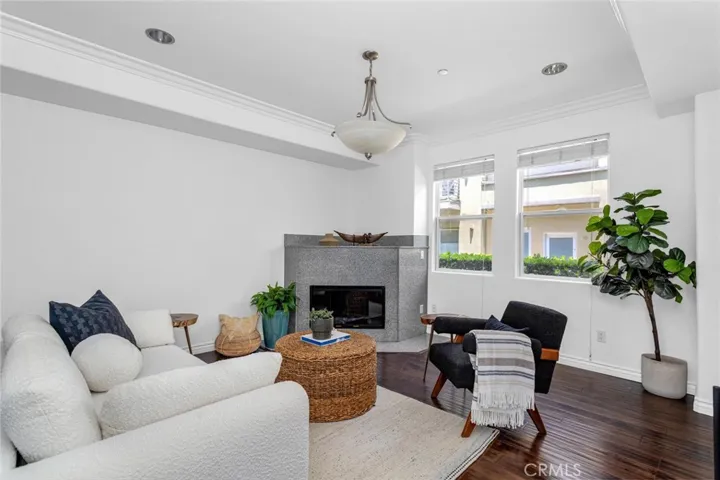 431 N Los Robles Avenue 2, Pasadena, California 91101