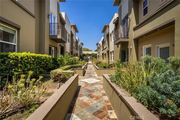 431 N Los Robles Avenue 2, Pasadena, California 91101