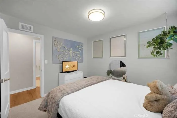 305 Harvard Ln, Seal Beach, California 90470