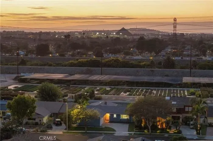 305 Harvard Ln, Seal Beach, California 90470