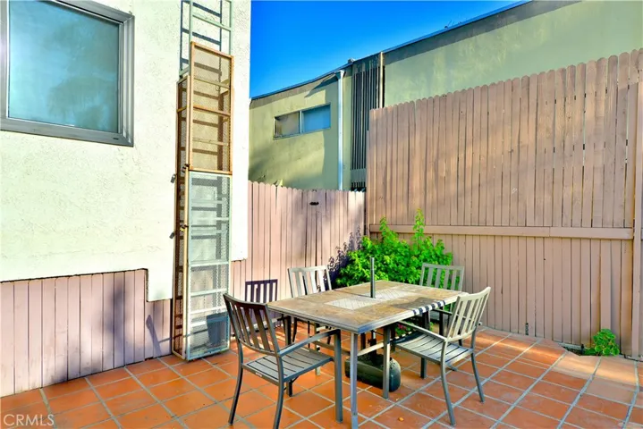 8221 Langdon Ave. #103, Van Nuys, California 91406