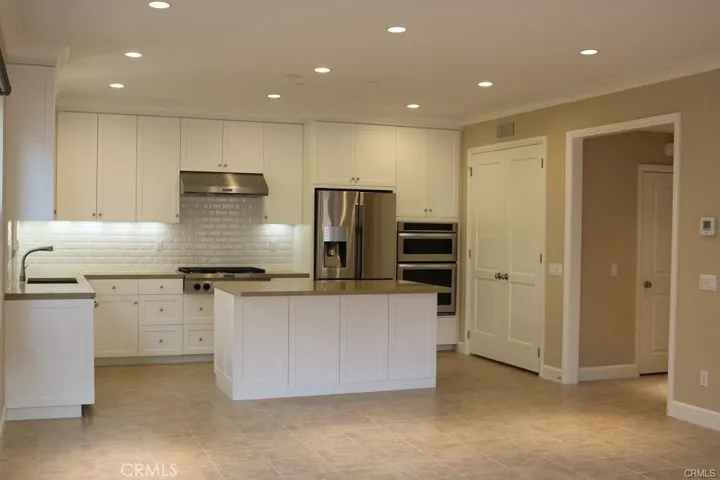 128 Mustang, Irvine, California 92602