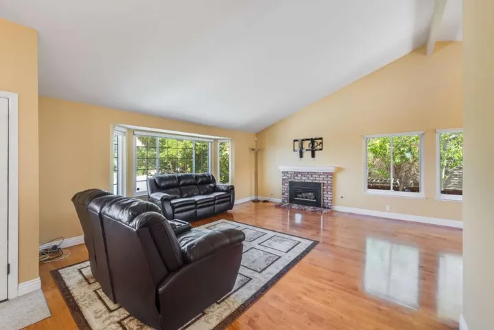 208 Crestview Drive, San Carlos, California 94070