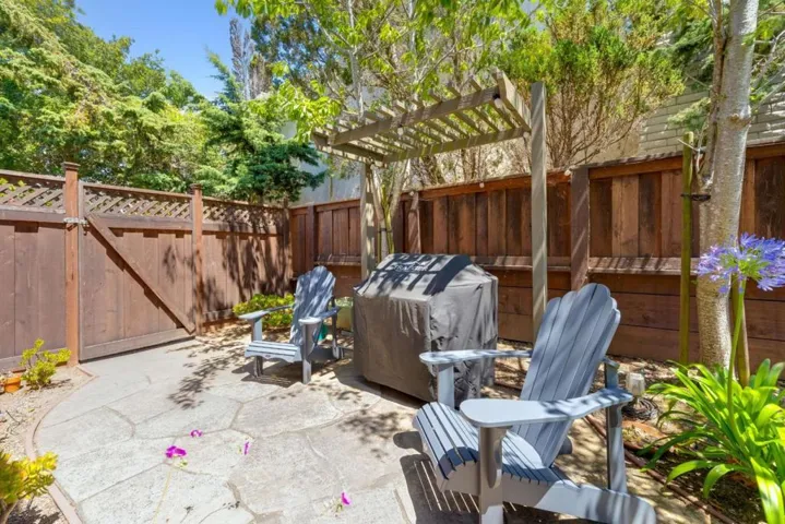 208 Crestview Drive, San Carlos, California 94070