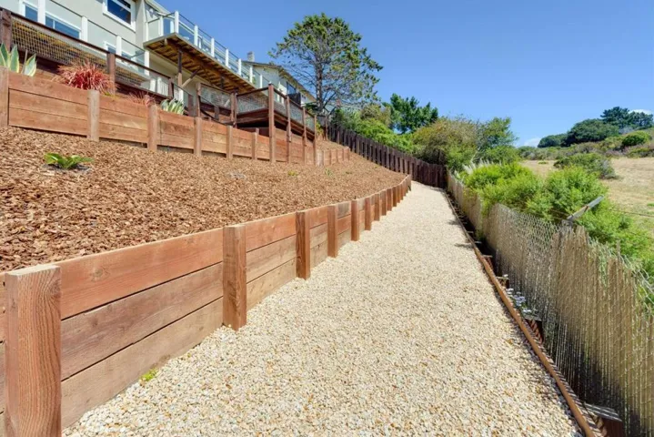 208 Crestview Drive, San Carlos, California 94070