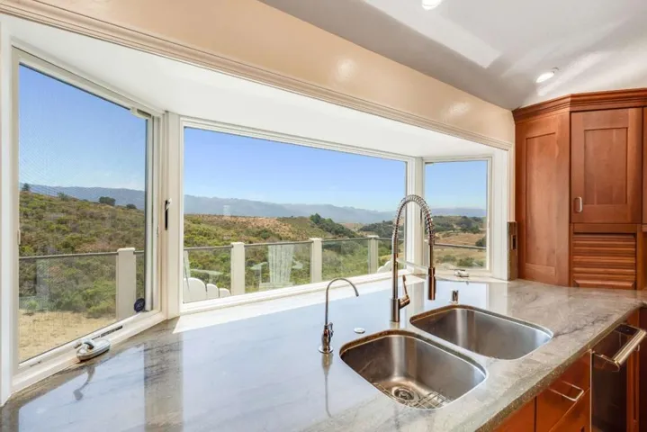 208 Crestview Drive, San Carlos, California 94070