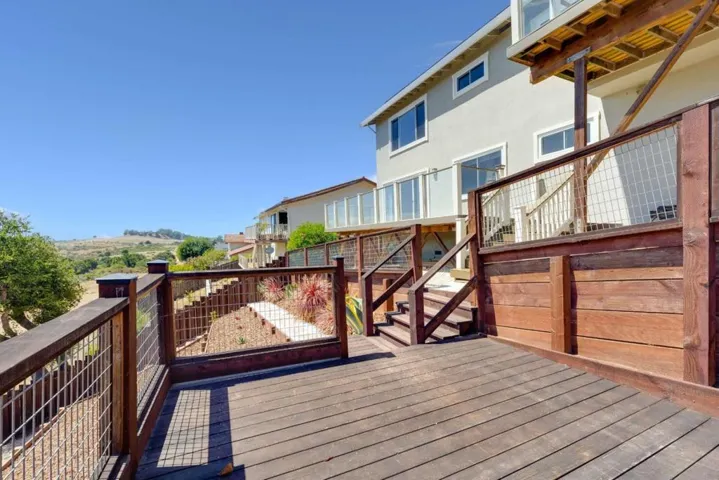 208 Crestview Drive, San Carlos, California 94070