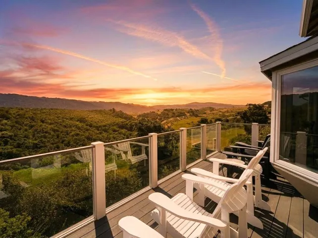 208 Crestview Drive, San Carlos, California 94070