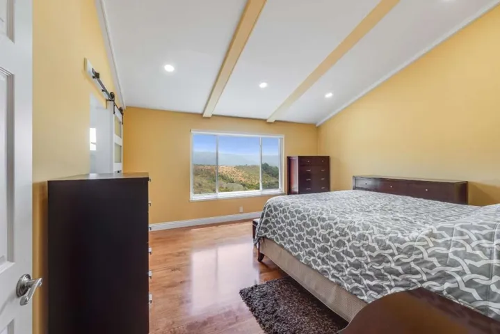 208 Crestview Drive, San Carlos, California 94070