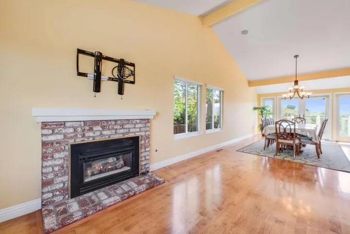 208 Crestview Drive, San Carlos, California 94070