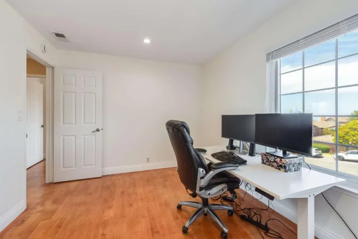 208 Crestview Drive, San Carlos, California 94070