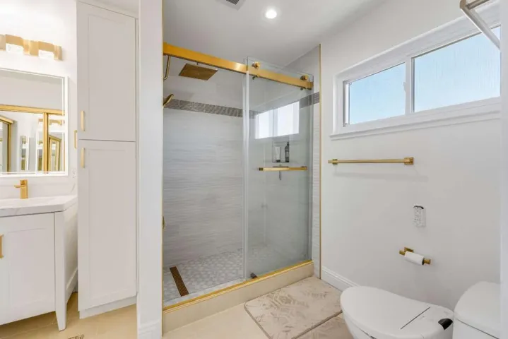 208 Crestview Drive, San Carlos, California 94070