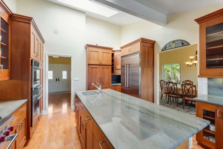 208 Crestview Drive, San Carlos, California 94070