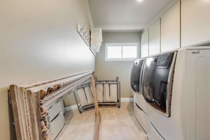 208 Crestview Drive, San Carlos, California 94070