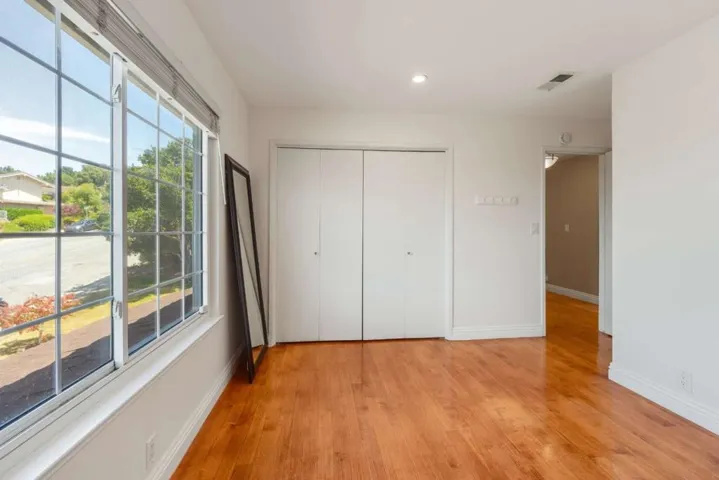 208 Crestview Drive, San Carlos, California 94070