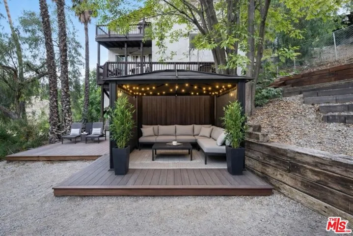 4912 Llano Drive, Woodland Hills, California 91364