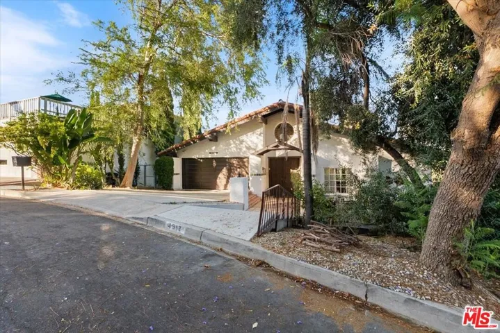 4912 Llano Drive, Woodland Hills, California 91364