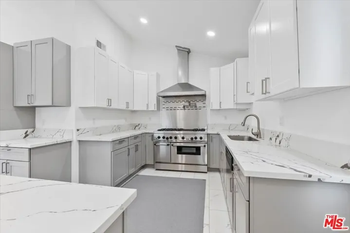 4912 Llano Drive, Woodland Hills, California 91364