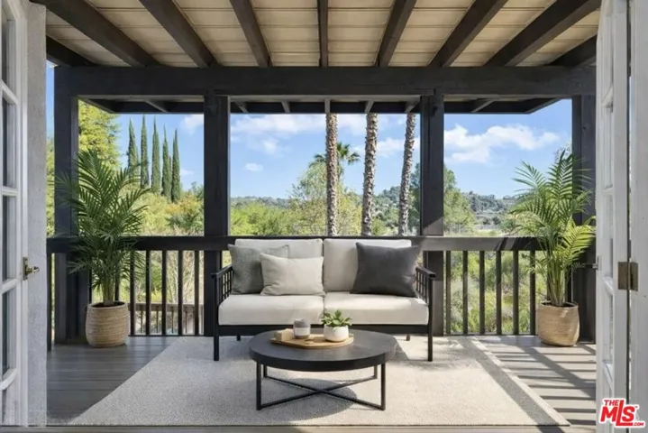4912 Llano Drive, Woodland Hills, California 91364