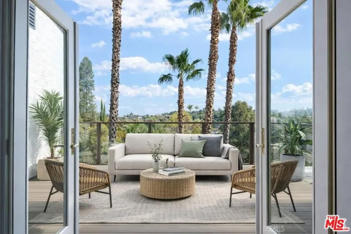 4912 Llano Drive, Woodland Hills, California 91364