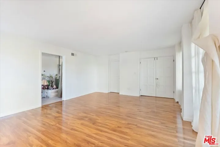 4912 Llano Drive, Woodland Hills, California 91364