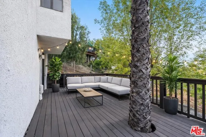 4912 Llano Drive, Woodland Hills, California 91364