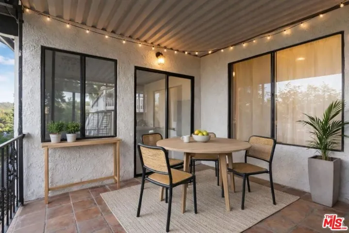 4912 Llano Drive, Woodland Hills, California 91364