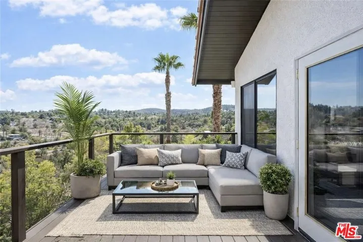 4912 Llano Drive, Woodland Hills, California 91364