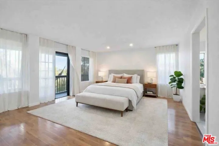 4912 Llano Drive, Woodland Hills, California 91364