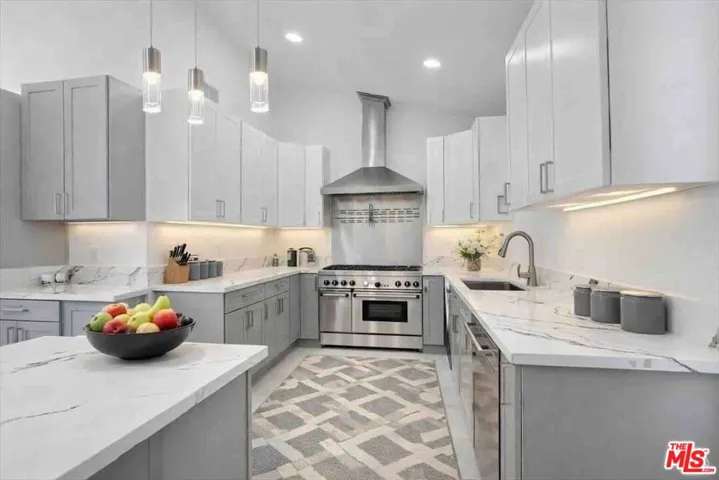 4912 Llano Drive, Woodland Hills, California 91364