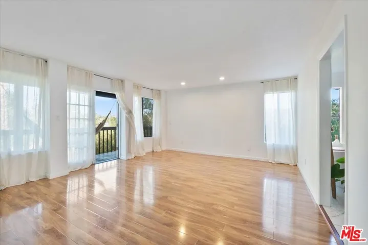 4912 Llano Drive, Woodland Hills, California 91364