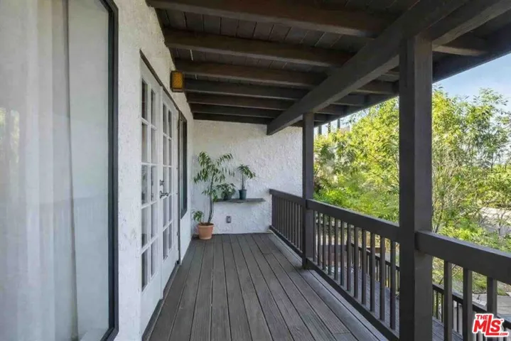 4912 Llano Drive, Woodland Hills, California 91364