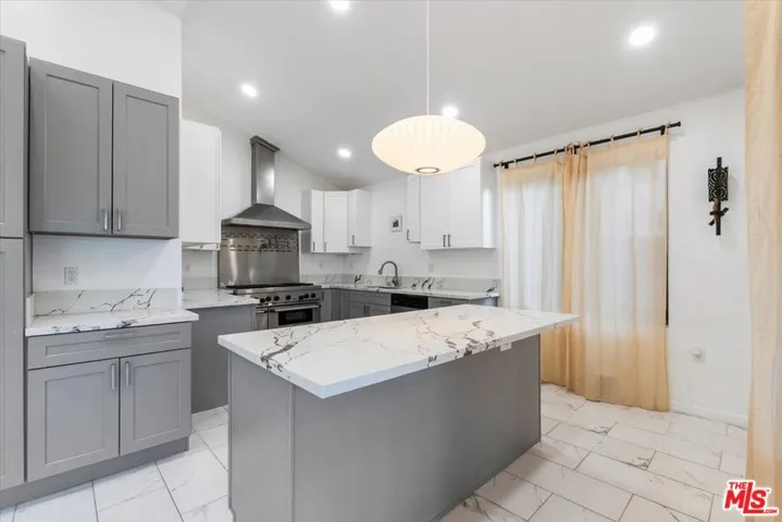 4912 Llano Drive, Woodland Hills, California 91364